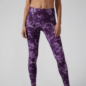 Athleta Rainer printed legging in purple small - never worn